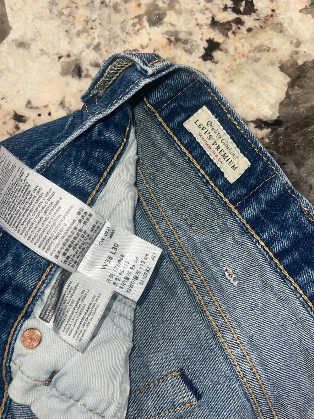 Levi's Men's Straight Indigo Blue Denim Jeans 38/30